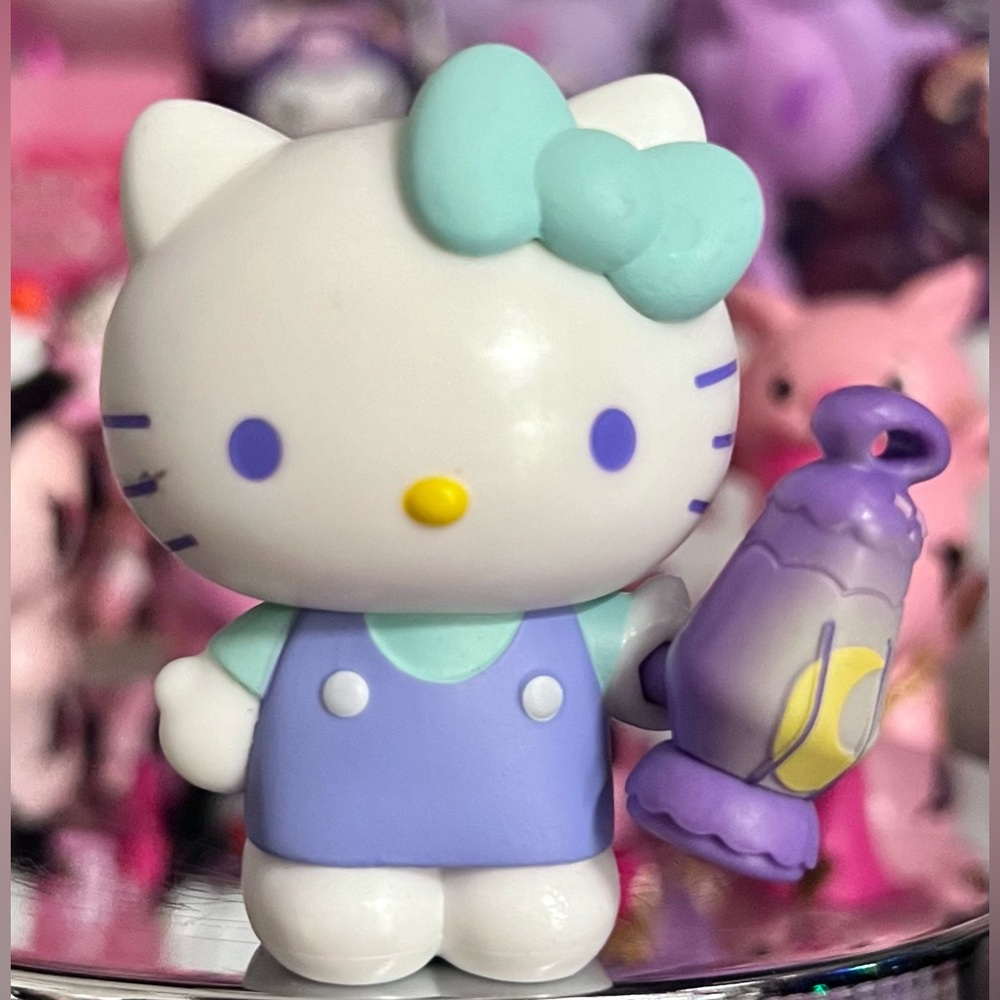 Hello Kitty with Lantern Collectible Sanrio Mini Figure